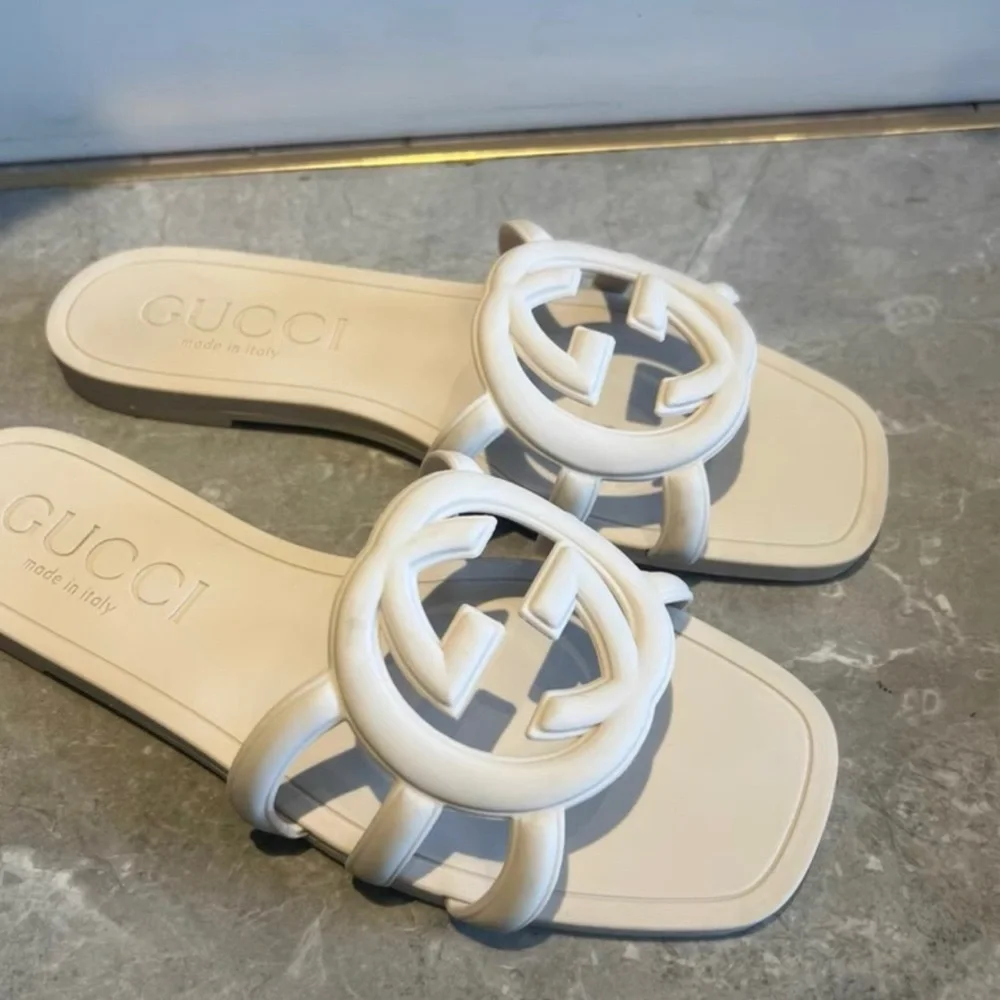 Gucci Women's Cream Logo Slide Sandals - Picture 3 of 7
